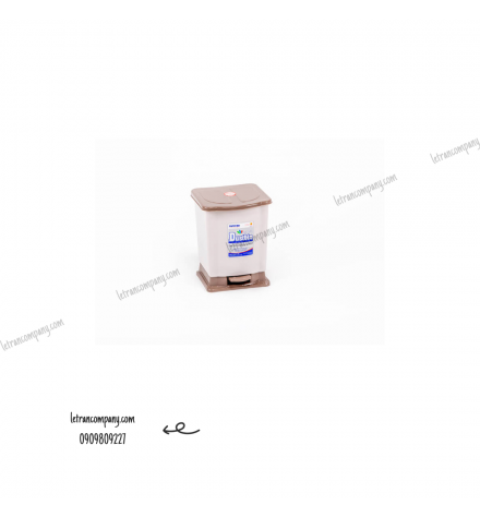 Thùng rác đạp Duy Tân nhí